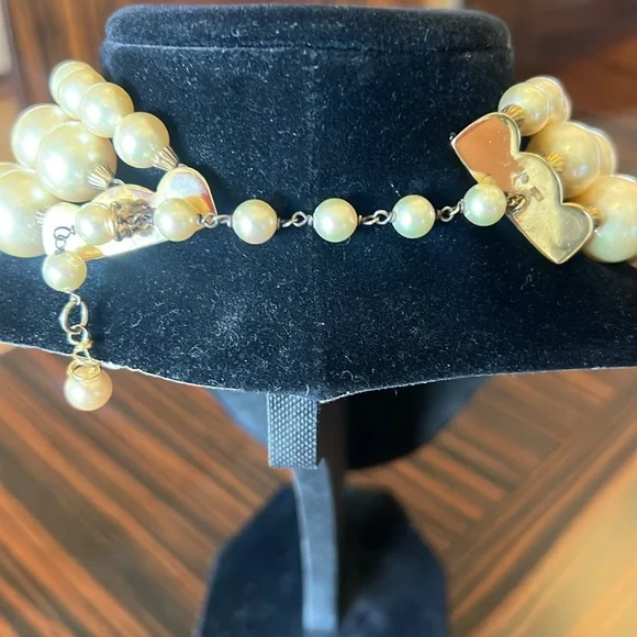 Elegant Three tier Majorica Pearl Necklace - Picture 6 of 7